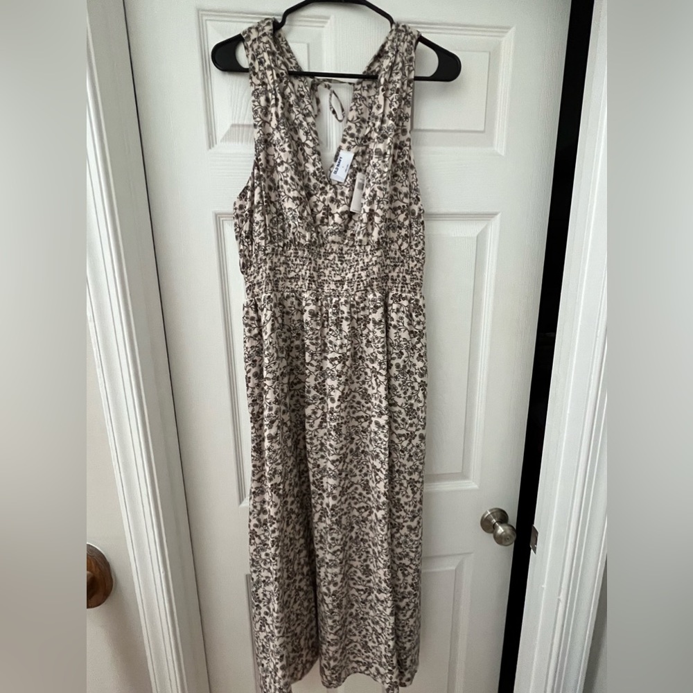 NWT Old Navy Floral Ruched Waist Maxi - size Large